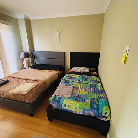 Room With Private Patio Next To Toronto Airport Mississauga Zewnętrze zdjęcie