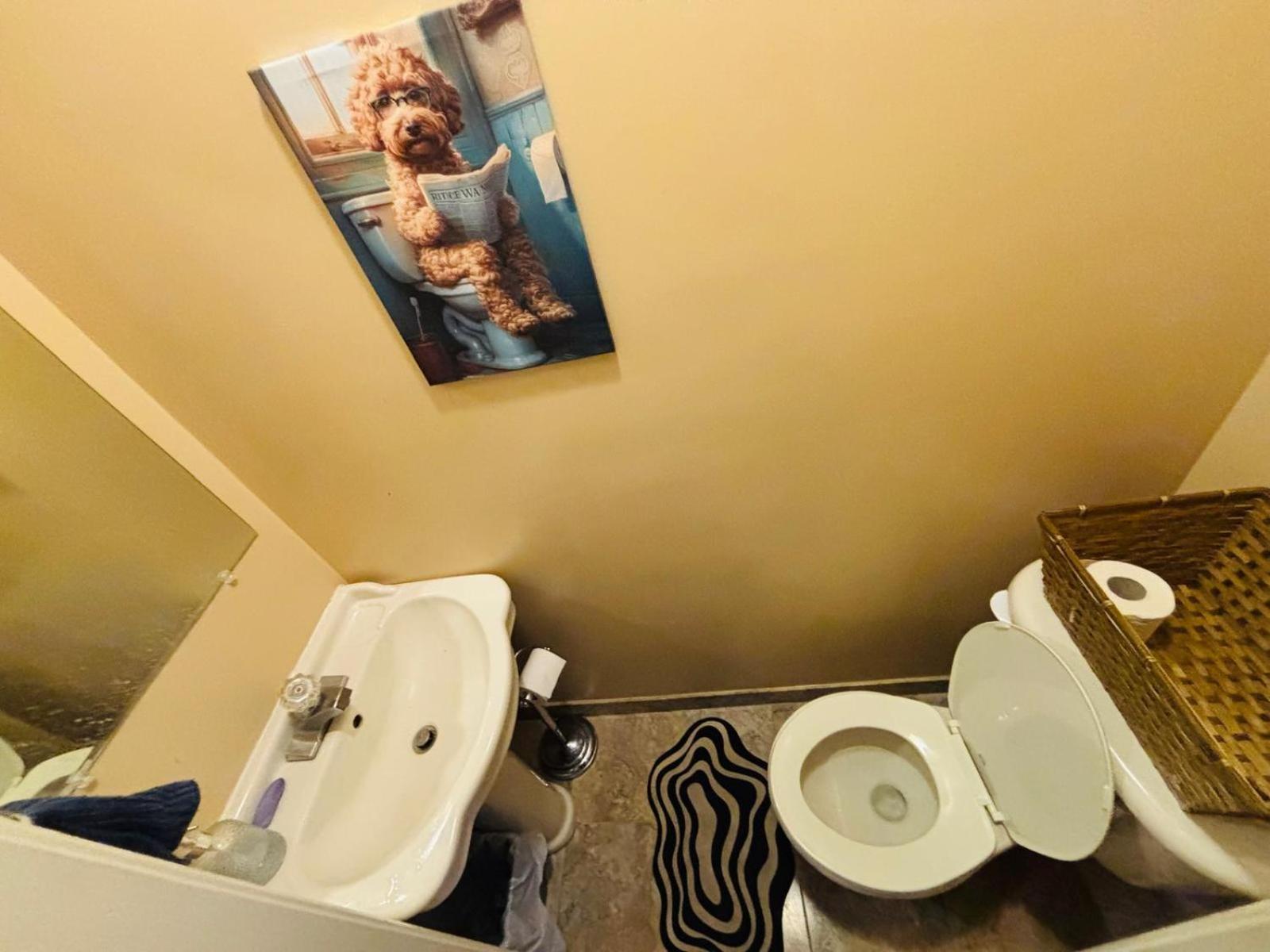 Room With Private Patio Next To Toronto Airport Mississauga Zewnętrze zdjęcie