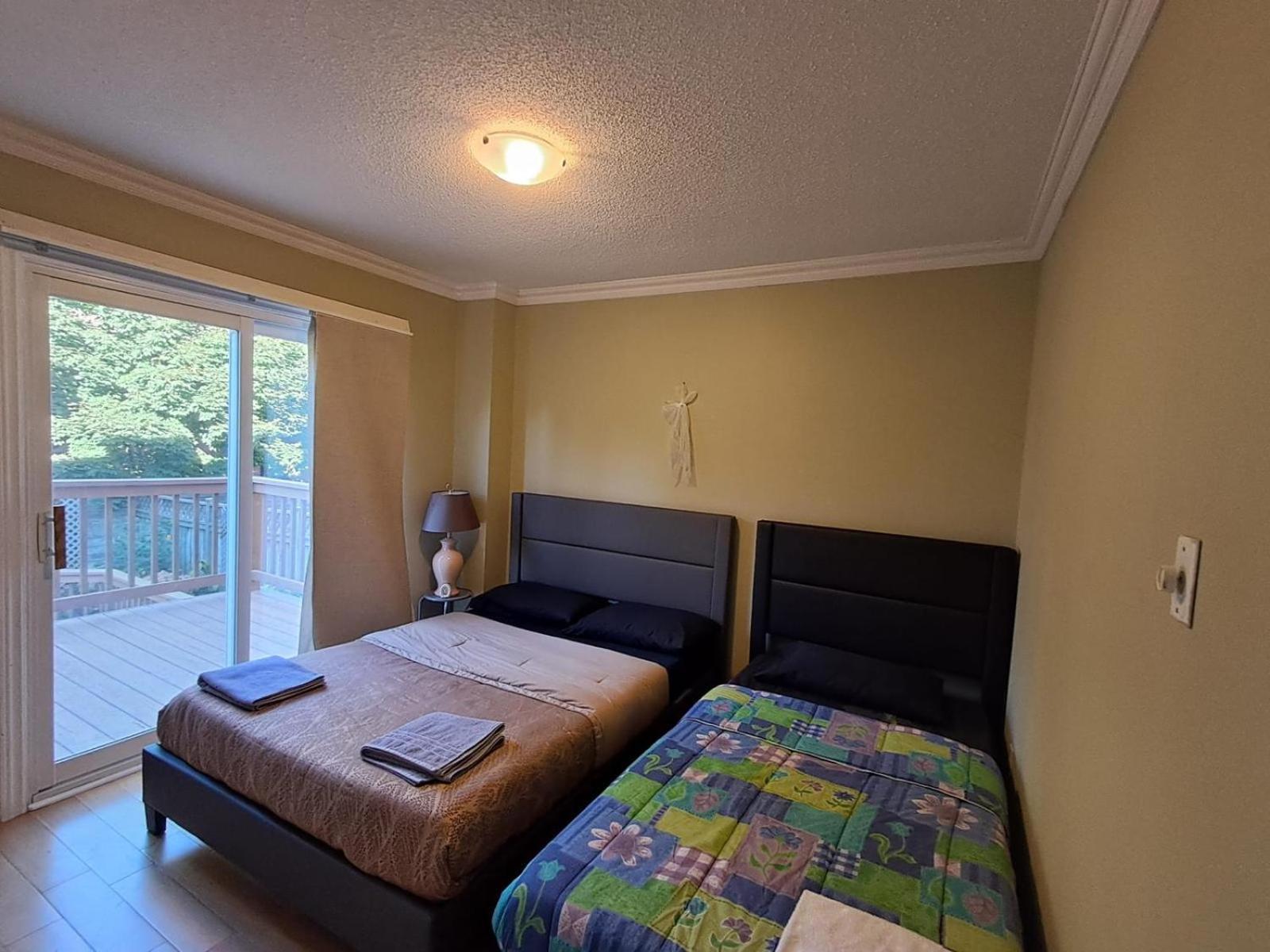 Room With Private Patio Next To Toronto Airport Mississauga Zewnętrze zdjęcie