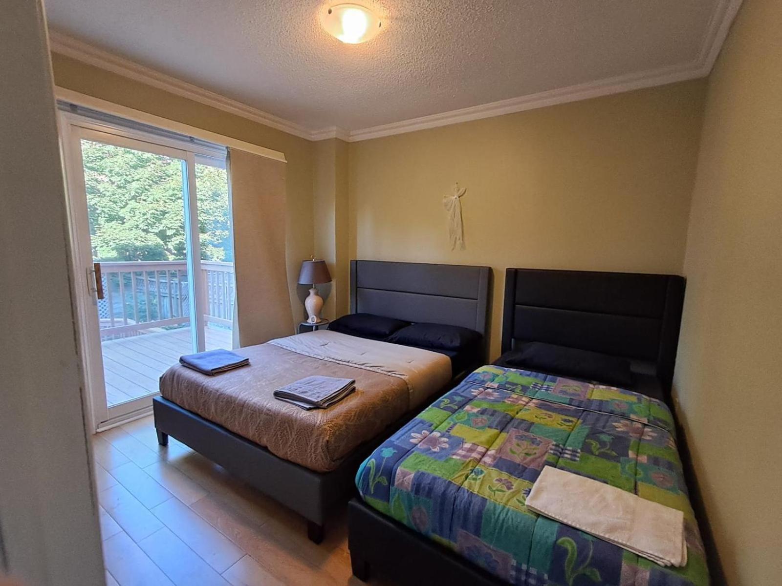 Room With Private Patio Next To Toronto Airport Mississauga Zewnętrze zdjęcie