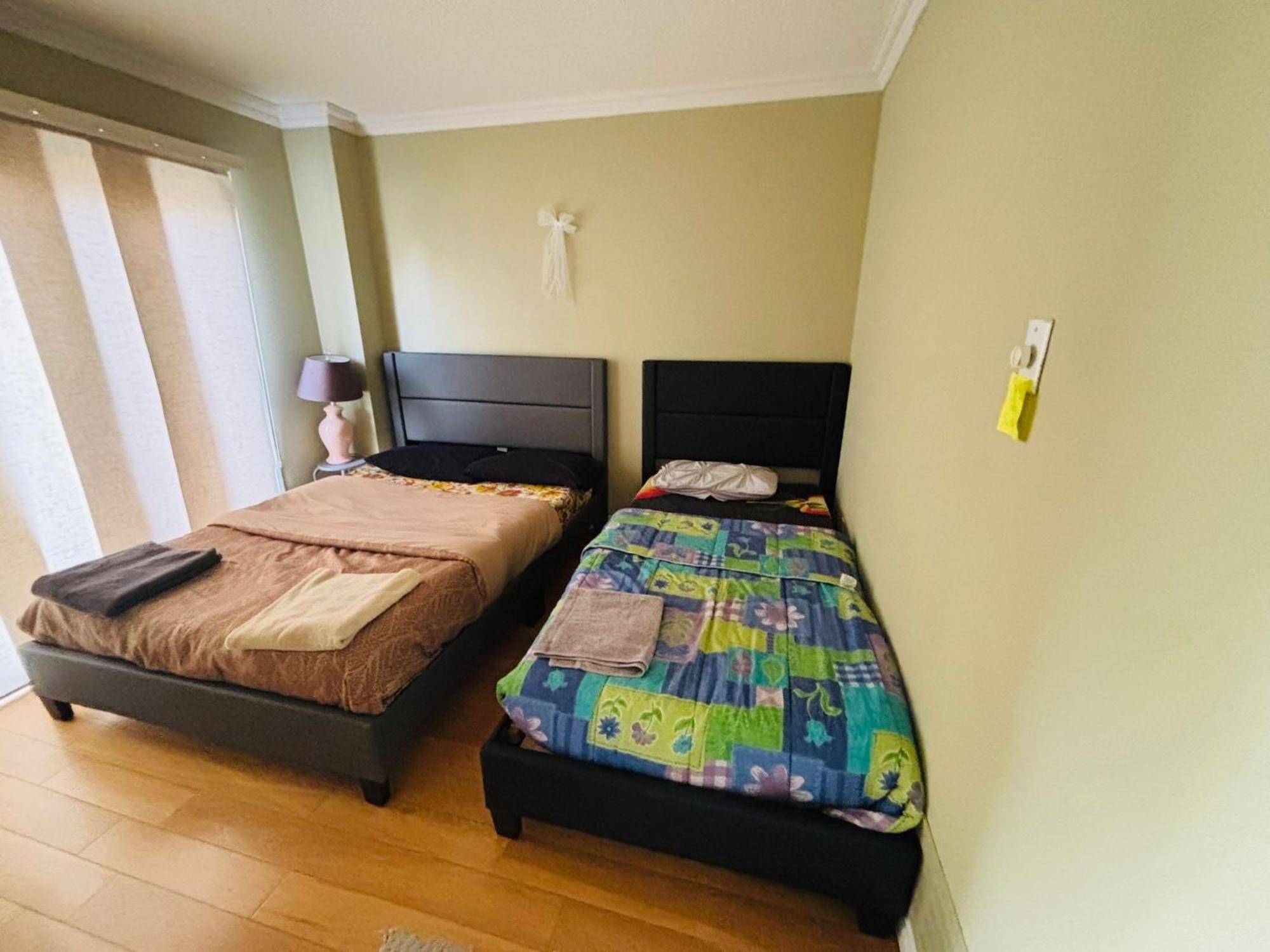 Room With Private Patio Next To Toronto Airport Mississauga Zewnętrze zdjęcie